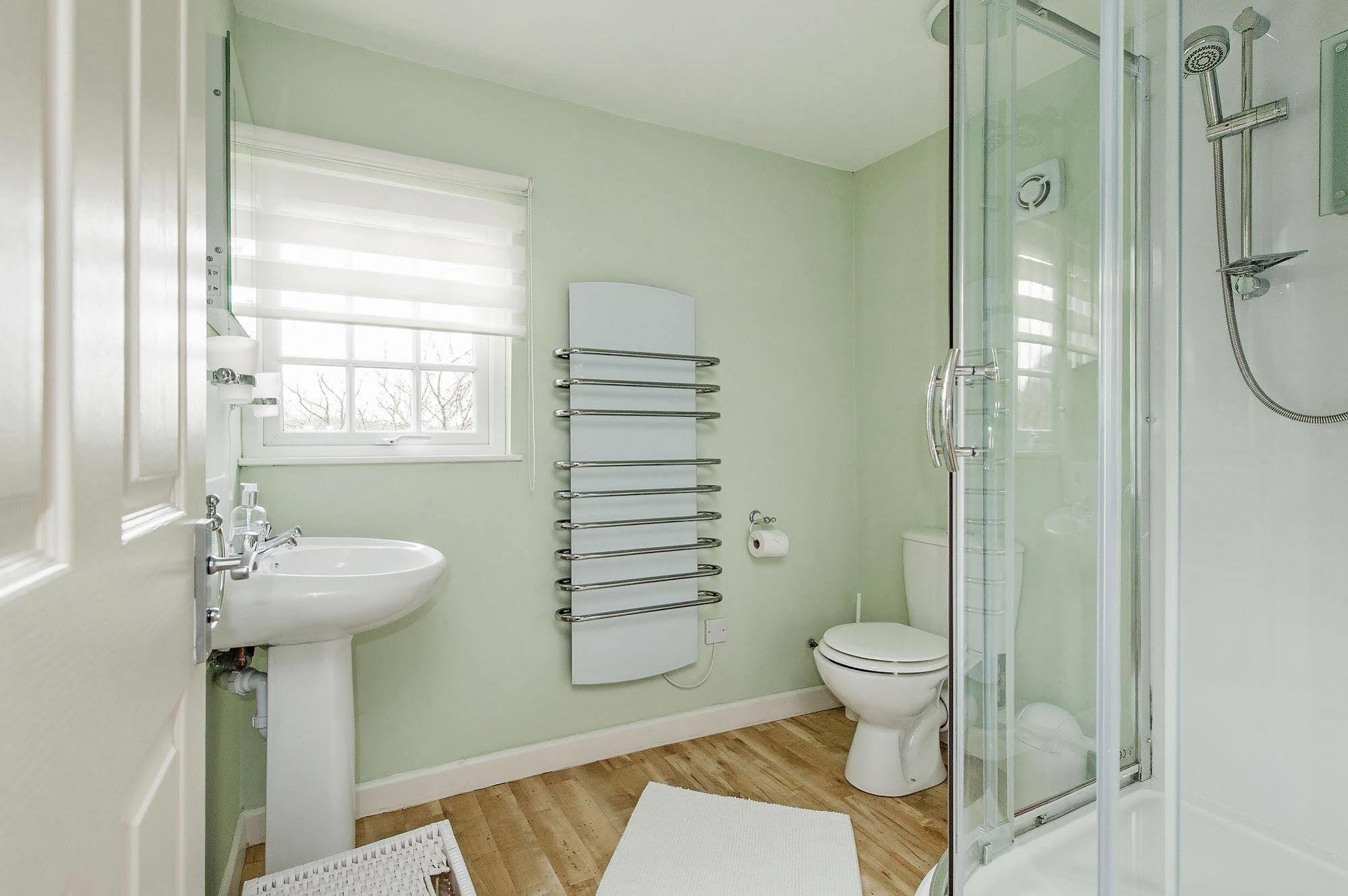Tucking Mill View- Self Catering Apartment Bath Ngoại thất bức ảnh